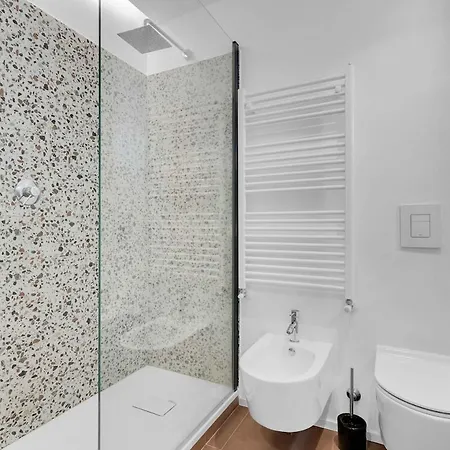 Stazione Moderno Apartment *